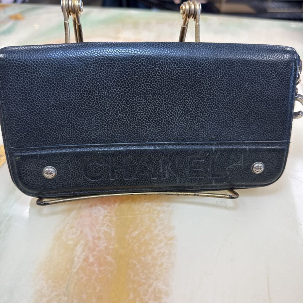 Chanel black caviar zipper wallet