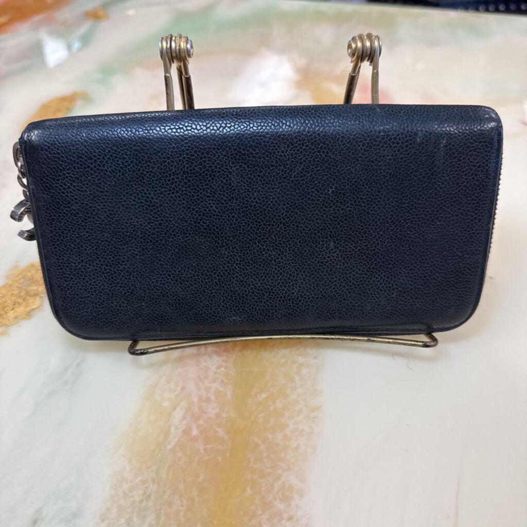Chanel black caviar zipper wallet