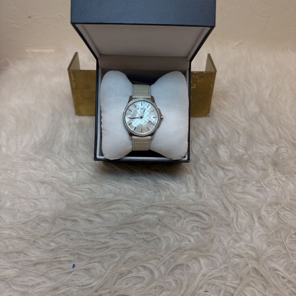 G-Timeless Mother of Pearl Diamond Watch