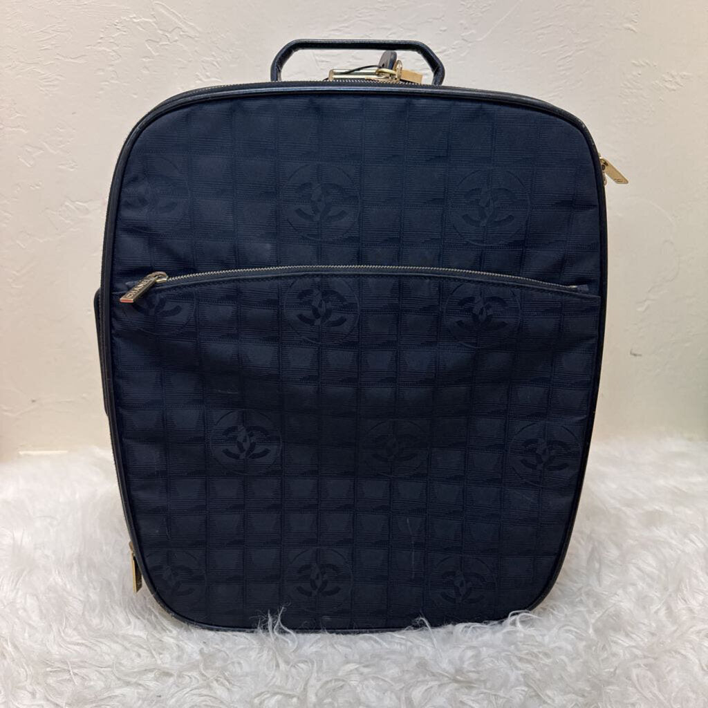 Black Travel Ligne Carry On Trolley Suitcase