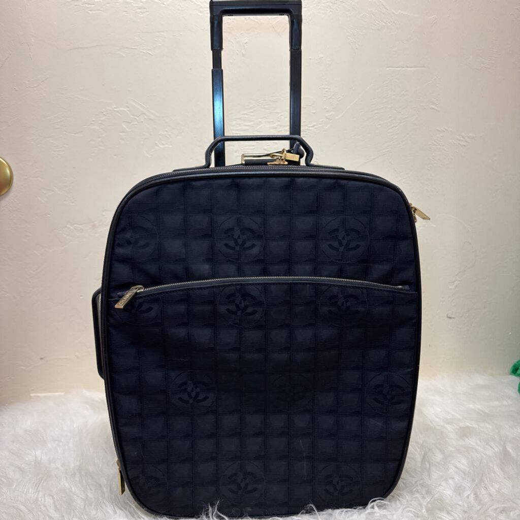 Black Travel Ligne Carry On Trolley Suitcase