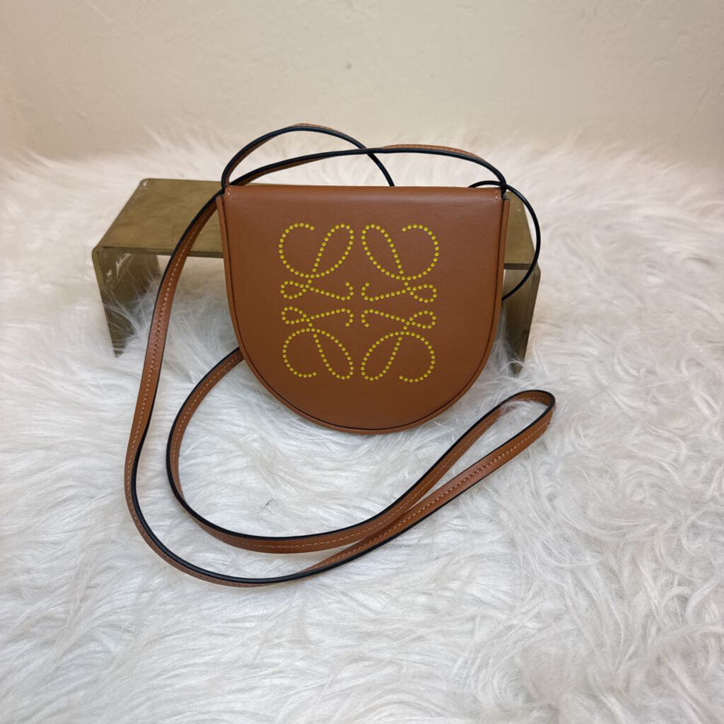 Anagram Logo Heel Pouch Crossbody