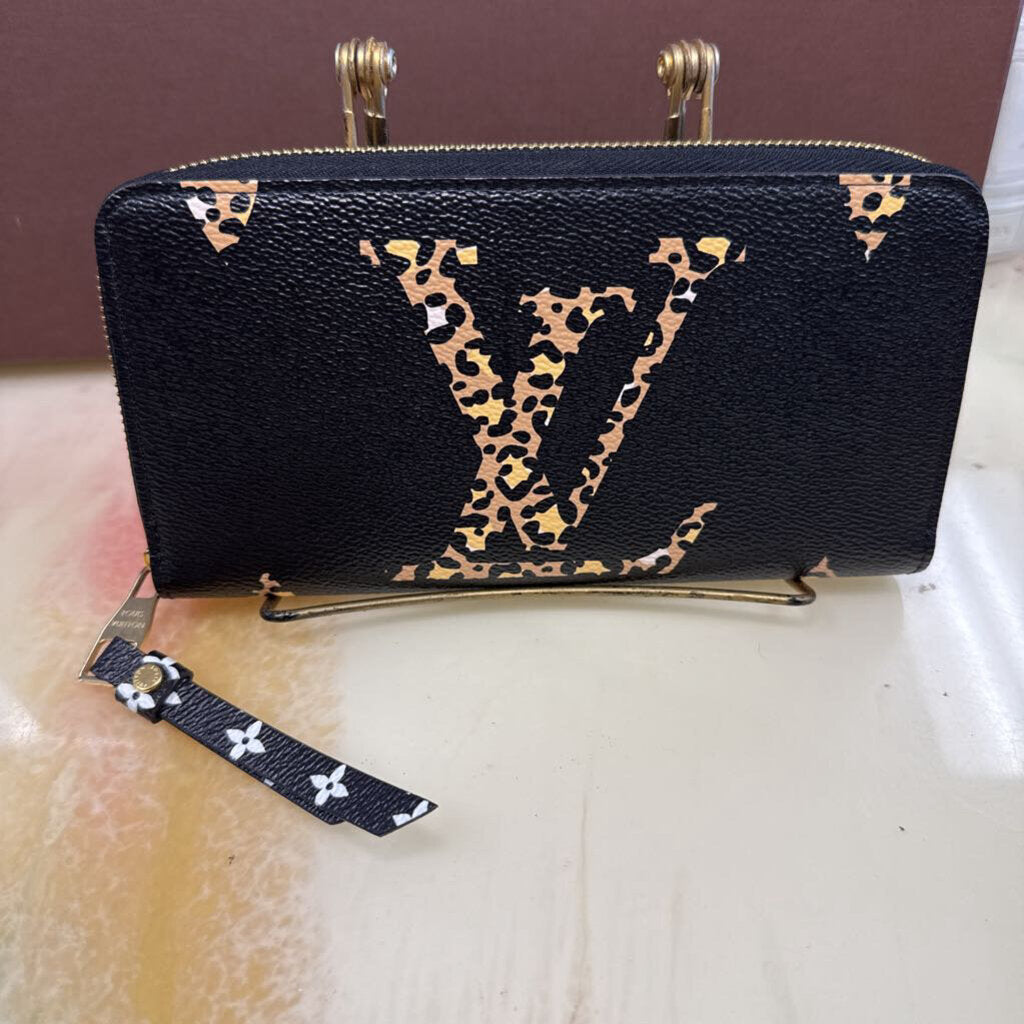 Ltd Ed Noir Giant Jungle Zippy Wallet