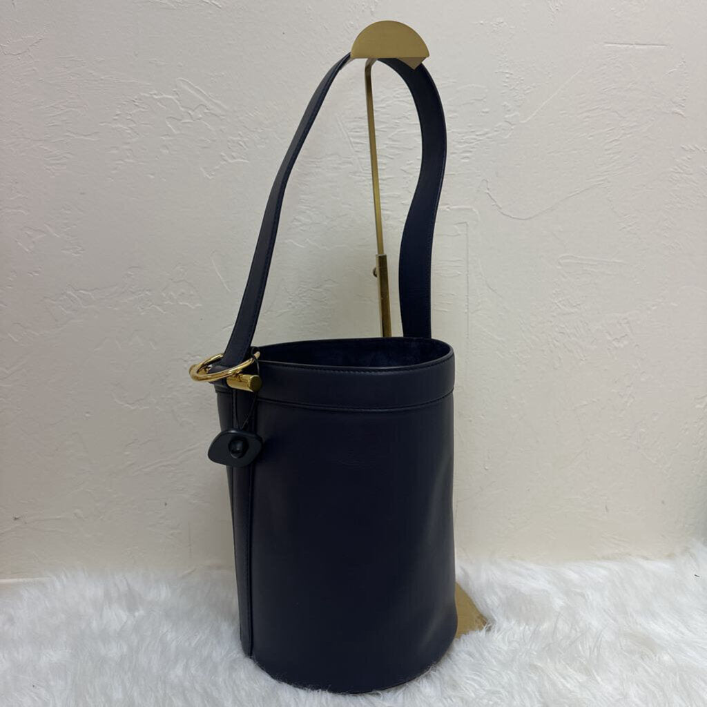 Black JJ Shoulder Bag Medium