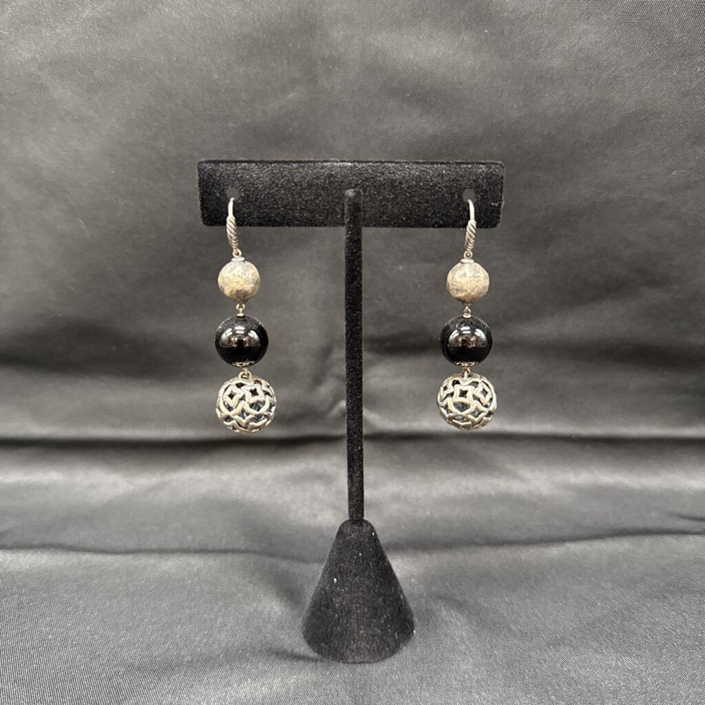 Onyx Quatrefoil Dangle Earrings