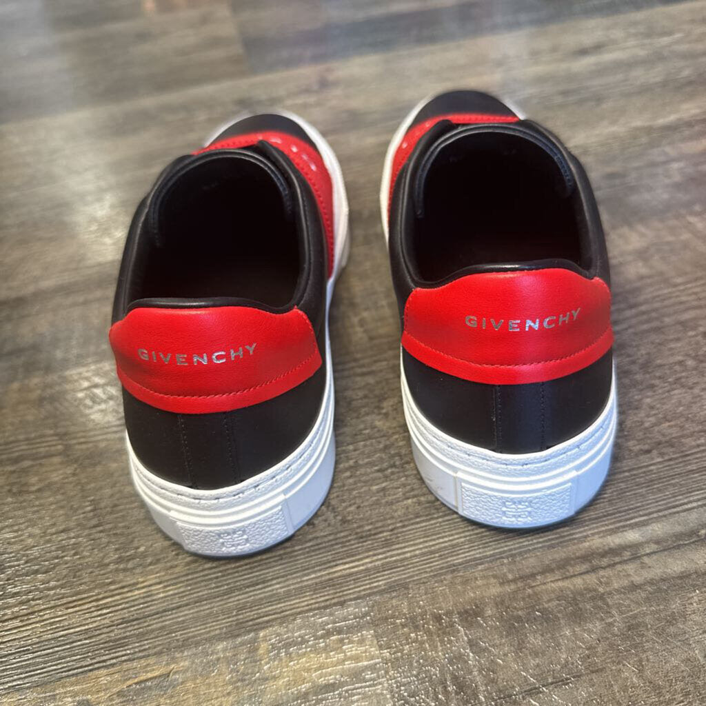 CIty Court Slip-On Sneaker Red BLACK
