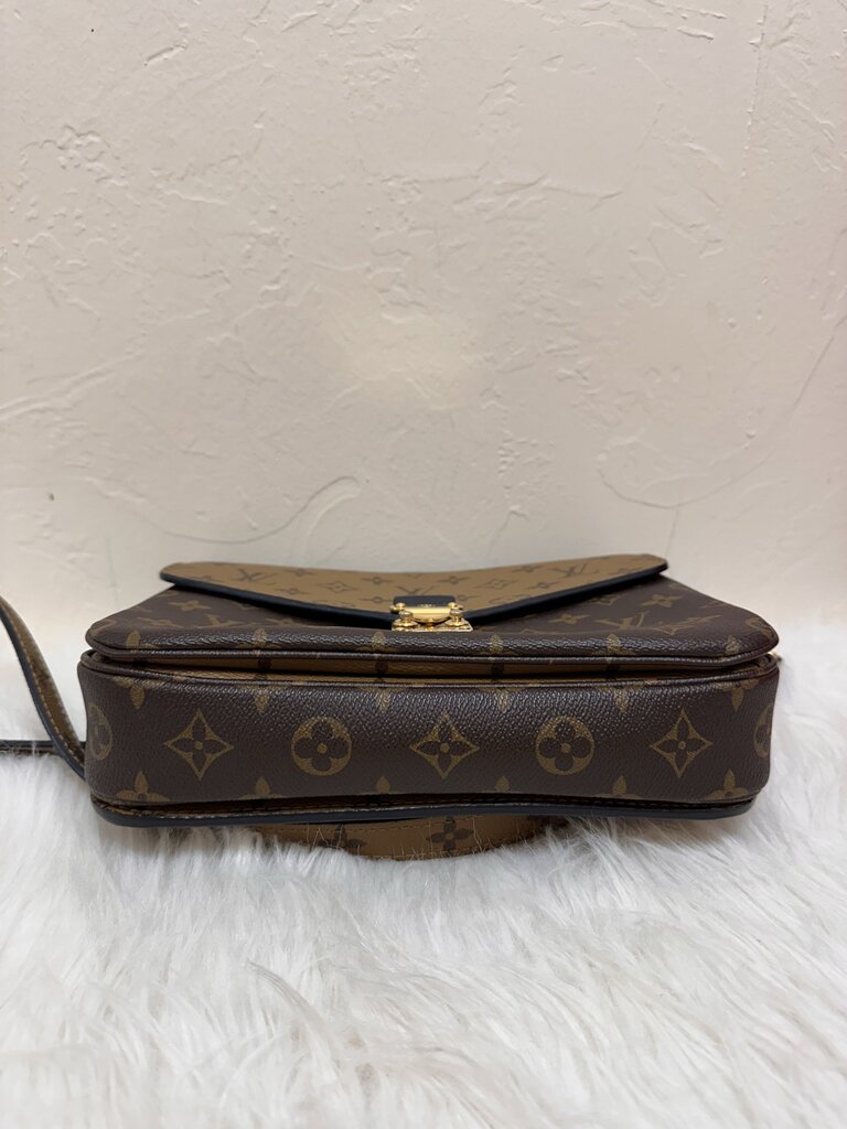 Louis Vuitton Crossbody Bag