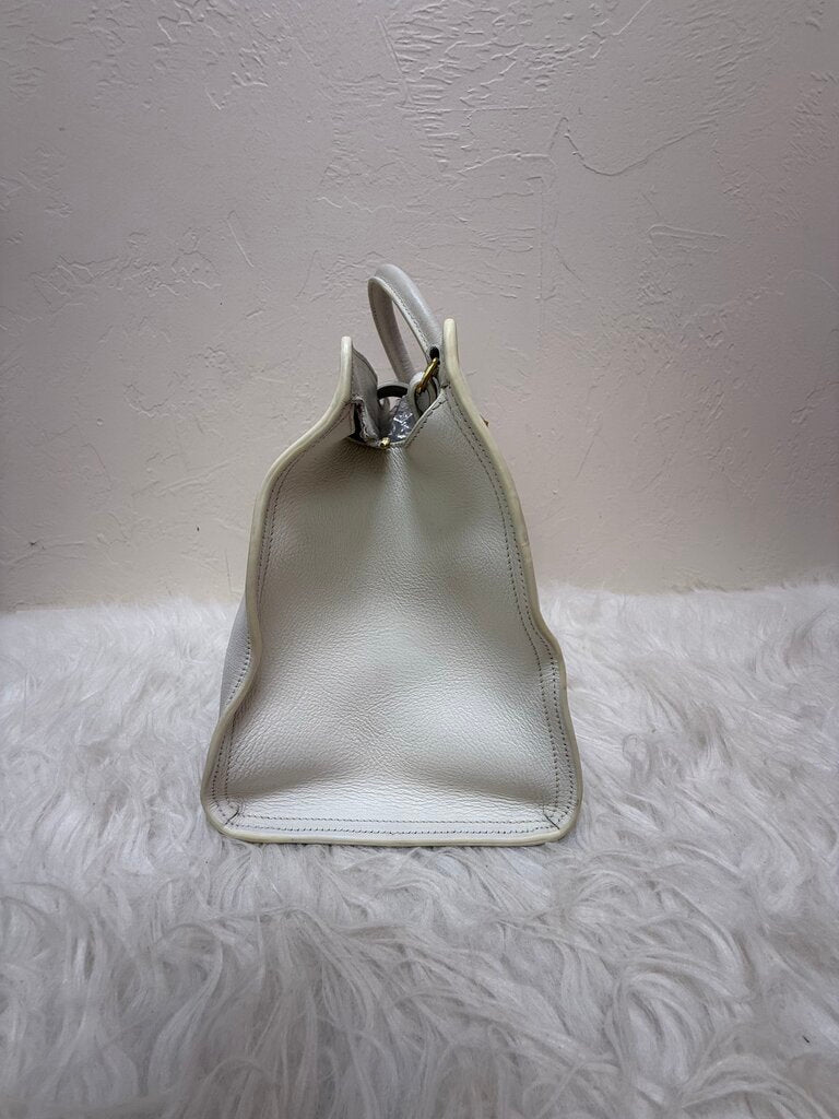 Calfskin Medium Classic Y Cabas