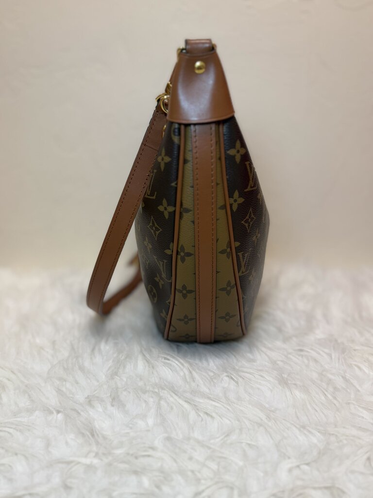 Louis Vuitton Brown Monogram Hobo Bag