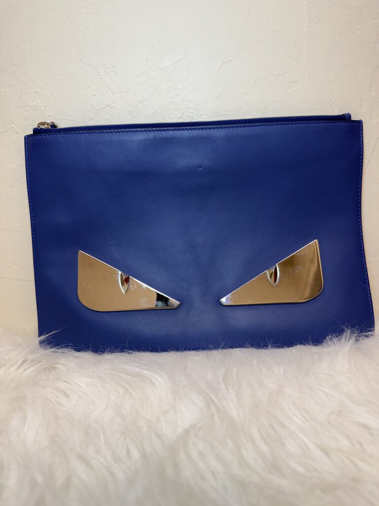 Vitello Century Metal Eyes Monster Pouch