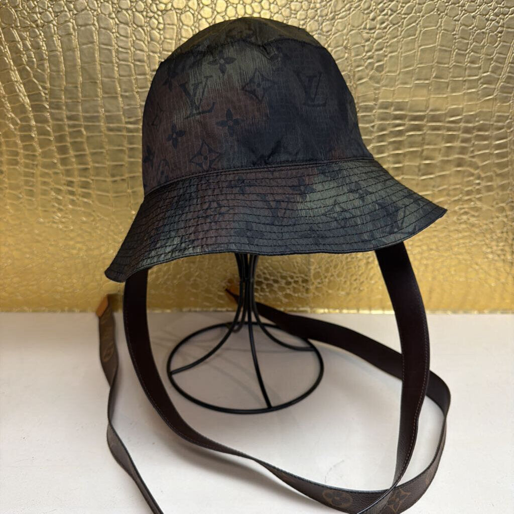 Camo bucket hat with leather strap