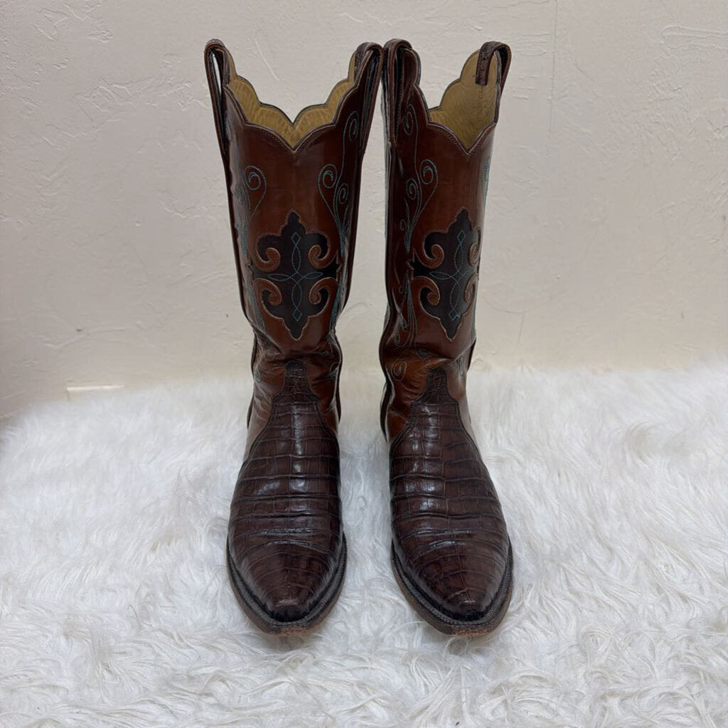 Alligator Embroidered Accent Brown Boots