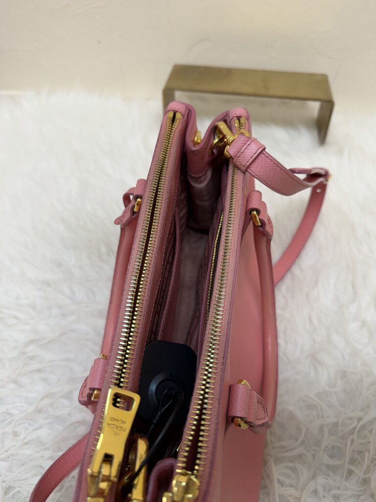 Saffiano Leather Galleria Double Zip Medium