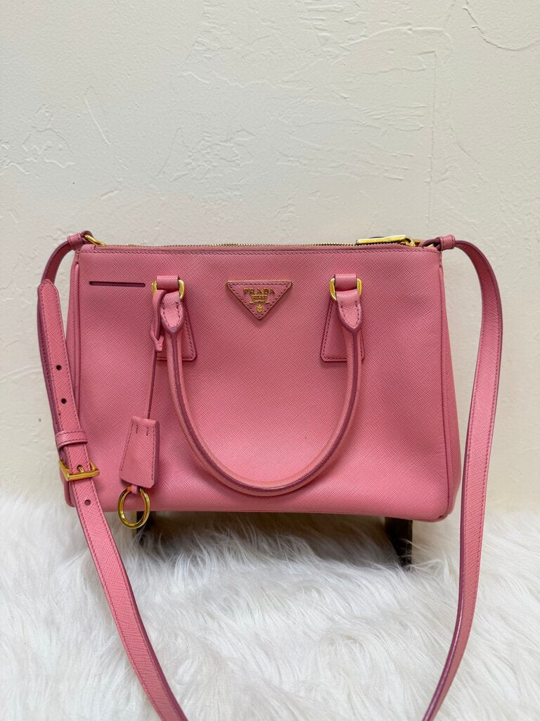 Saffiano Leather Galleria Double Zip Medium