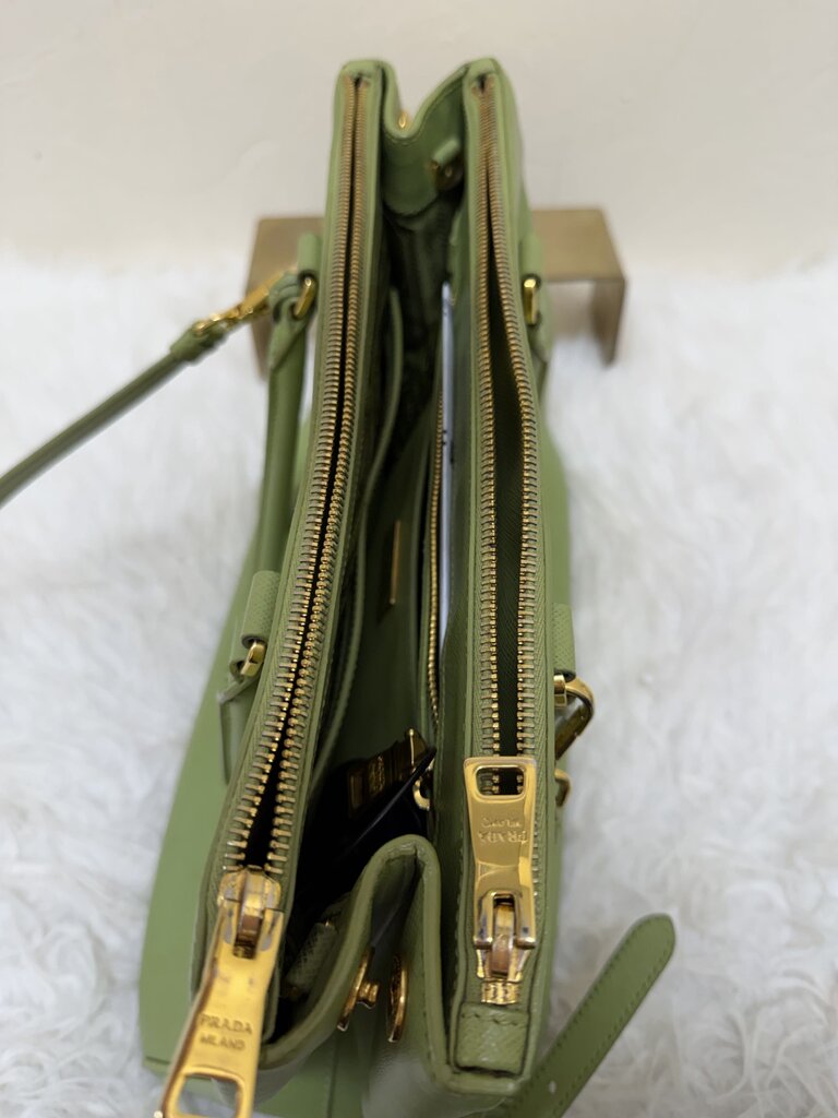 Saffiano Leather Galleria Double Zip Large