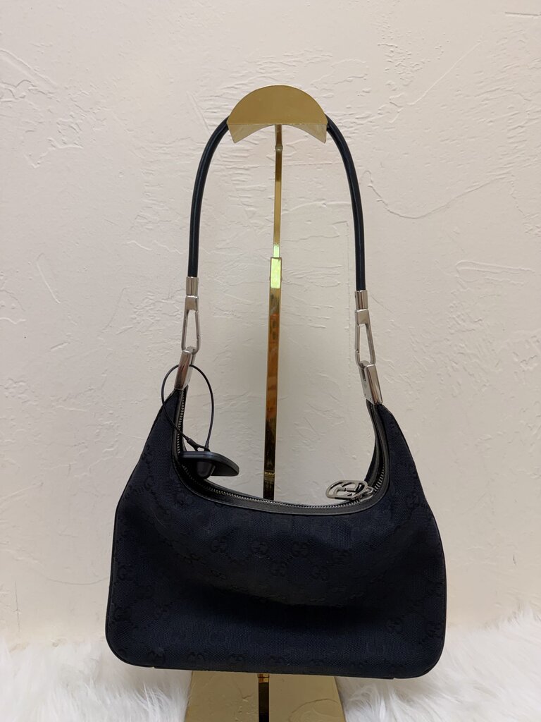 GG Canvas Shoulder Bag