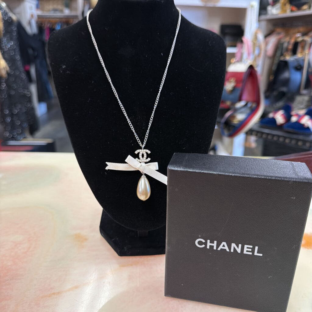 Mark Drop Pearl Ribbon