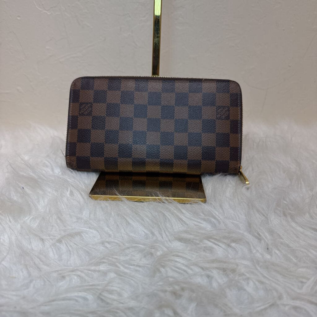 Zippy Wallet in Damier Ebene