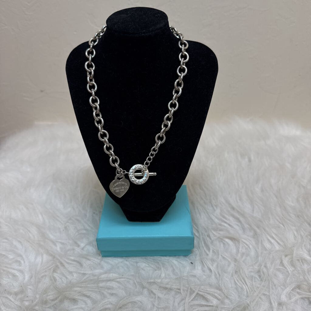 Return to Tiffany & Co. Heart Tag Toggle