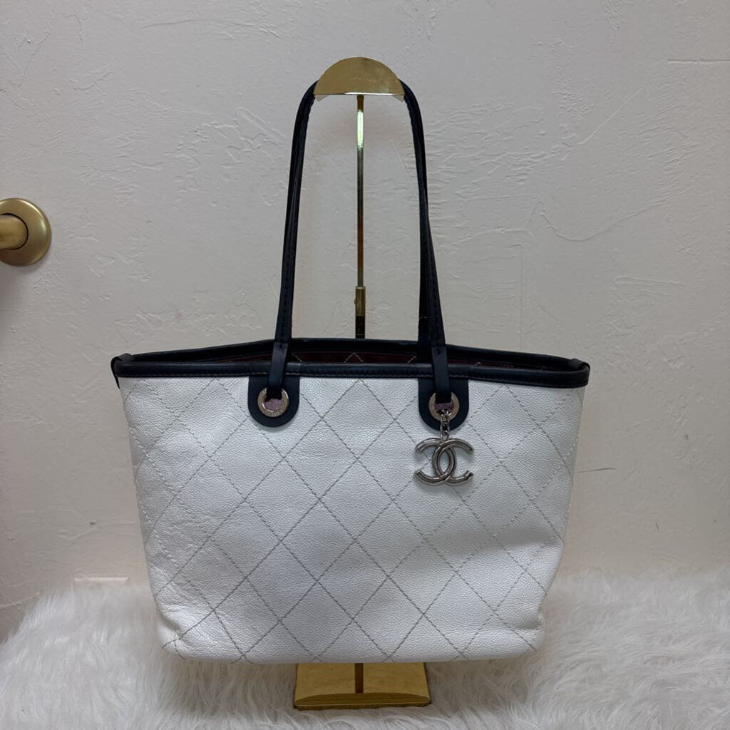 Quilted Caviar Leather Shopping Tote with Pouchette