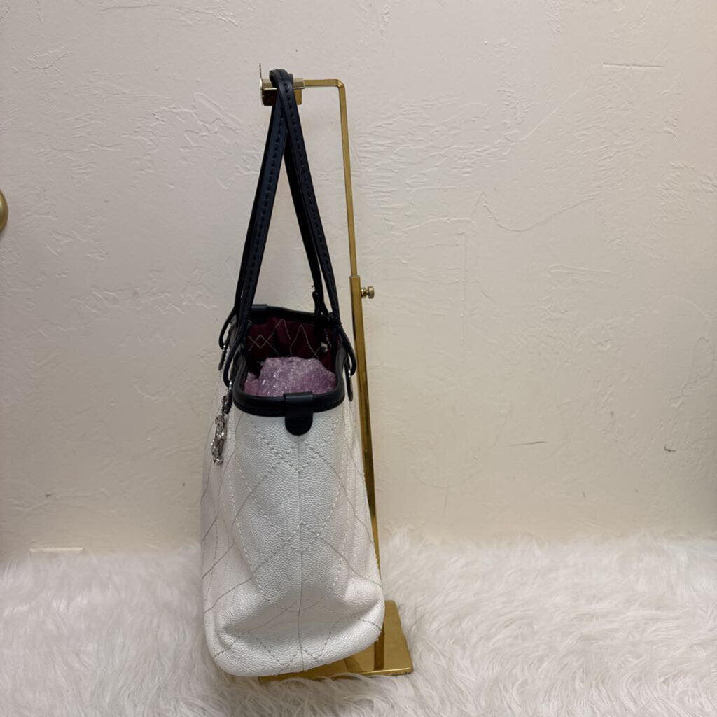 Quilted Caviar Leather Shopping Tote with Pouchette