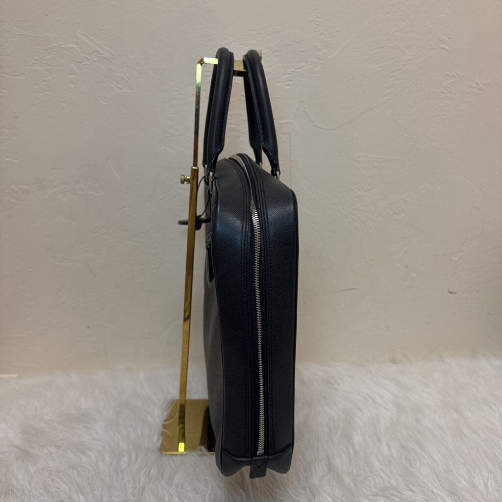Black Taiga Alexander Briefcase