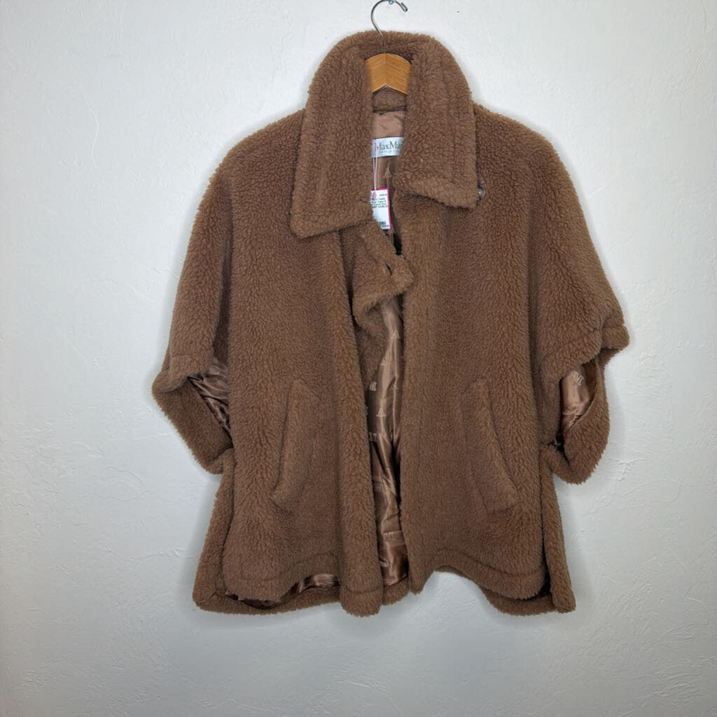 Teddy Bear Icon Cape in Camel