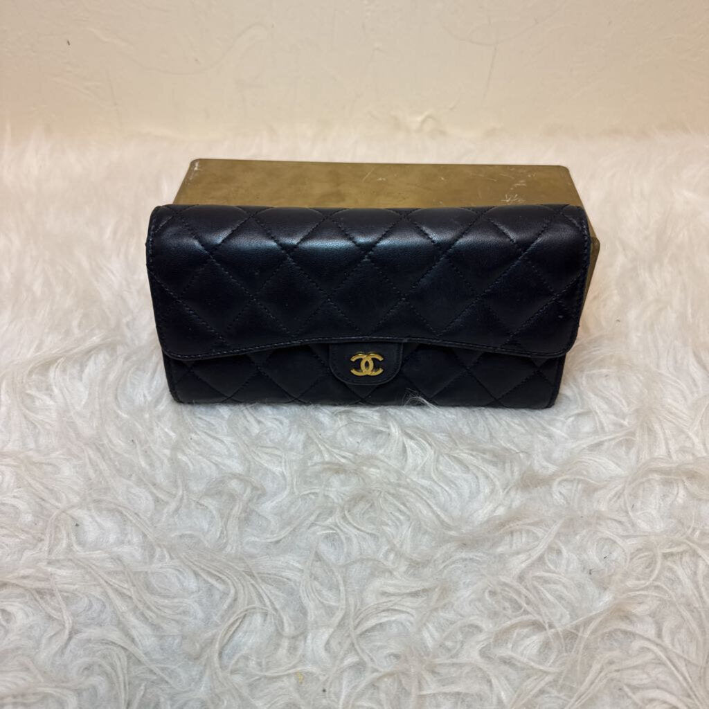Quilted Lambskin Classic Flap Wallet