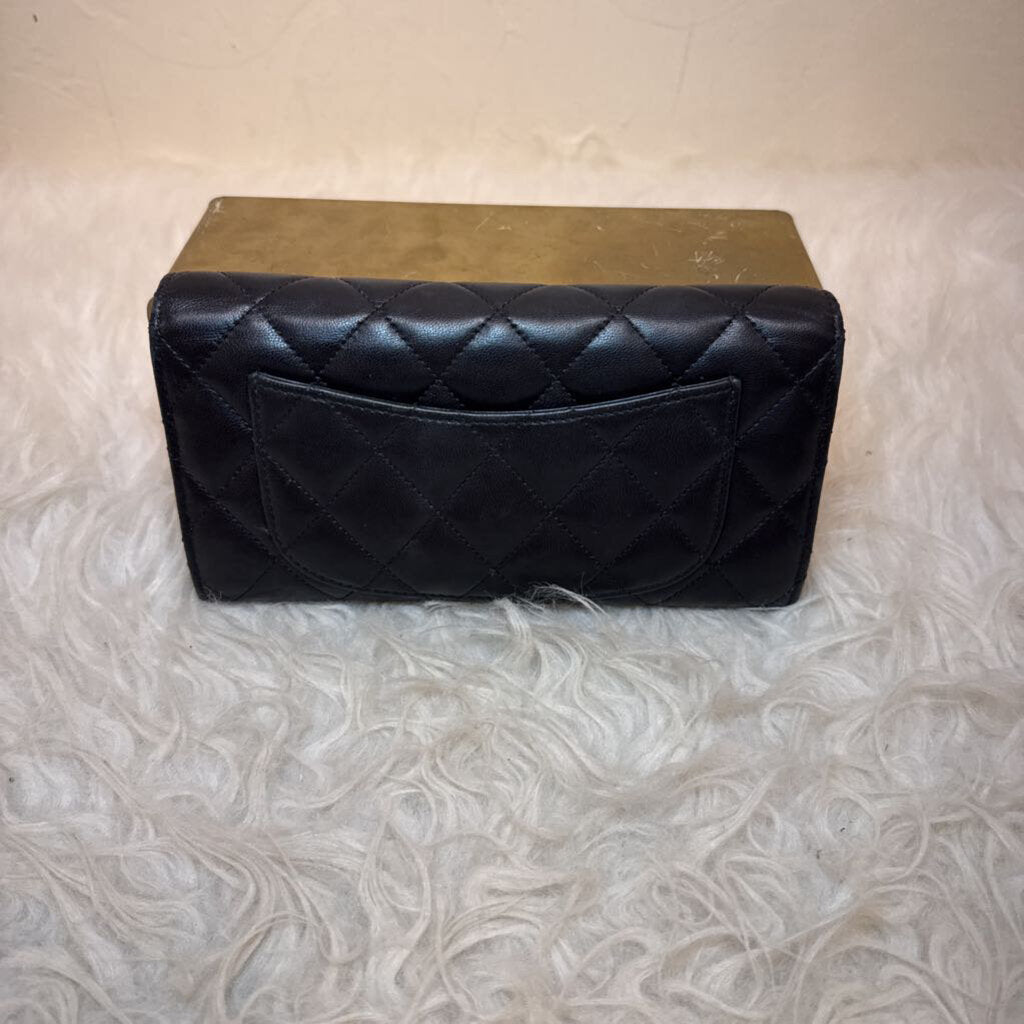Quilted Lambskin Classic Flap Wallet