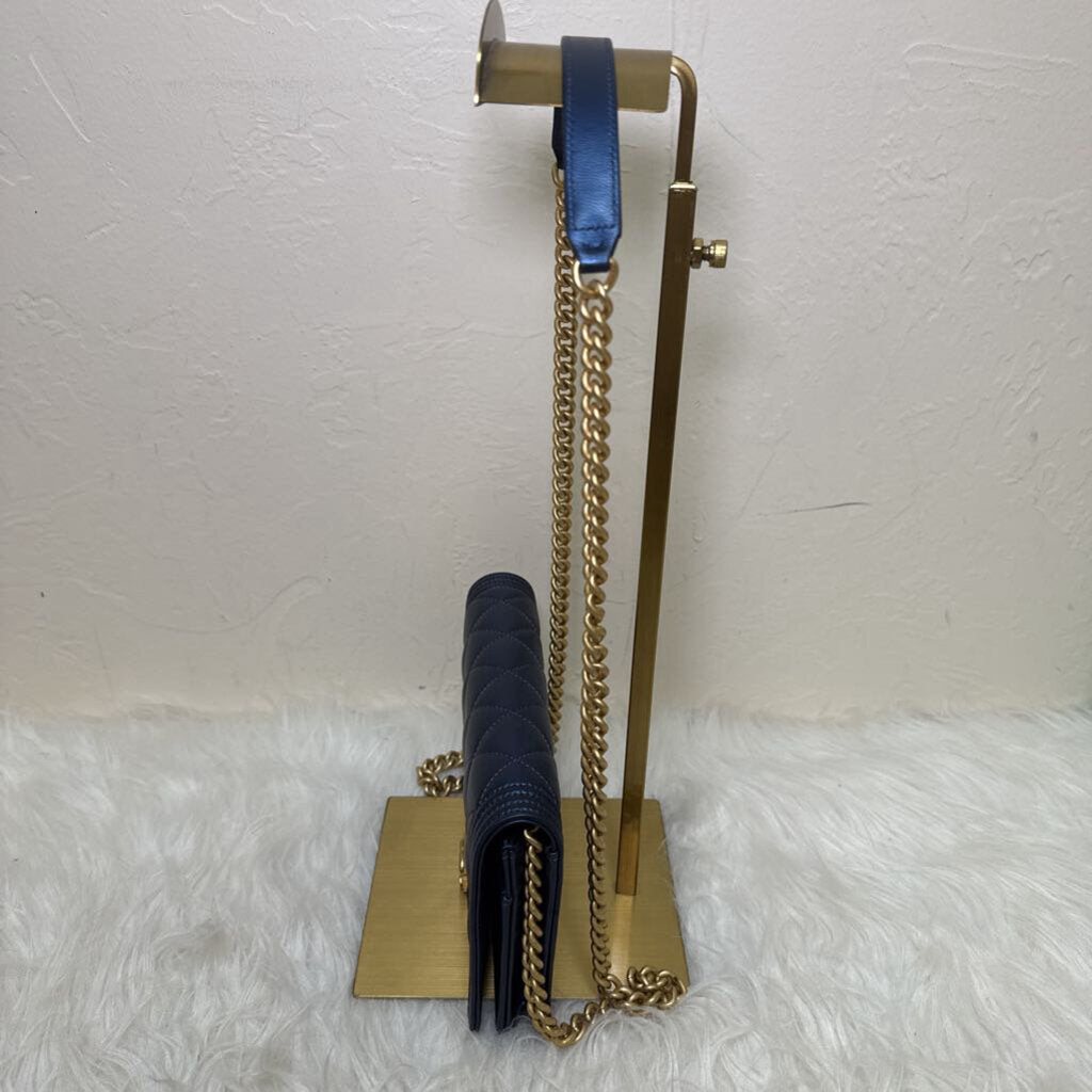 Boy Wallet on Chain