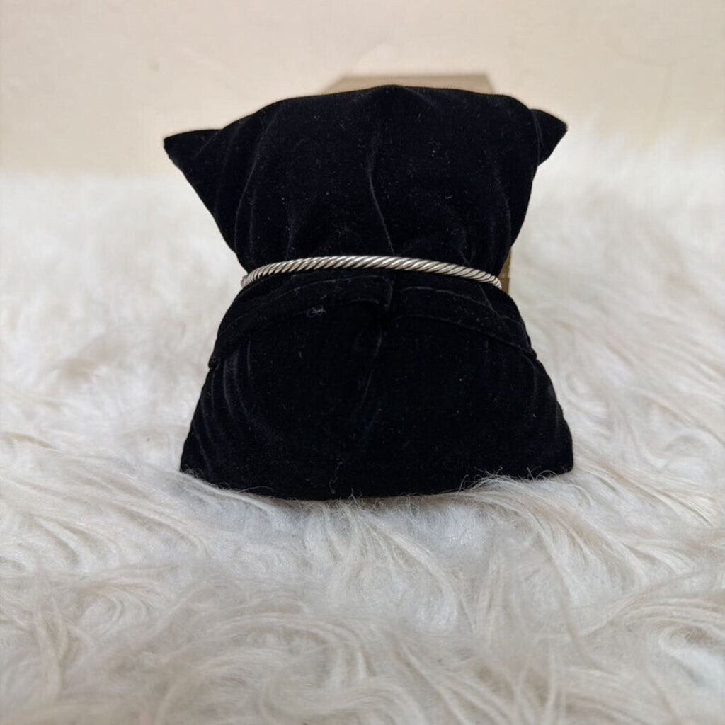 Petite Pave Metro Bar Bracelet