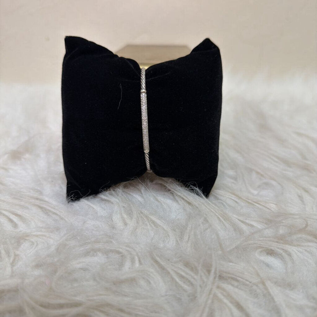 Petite Pave Metro Bar Bracelet