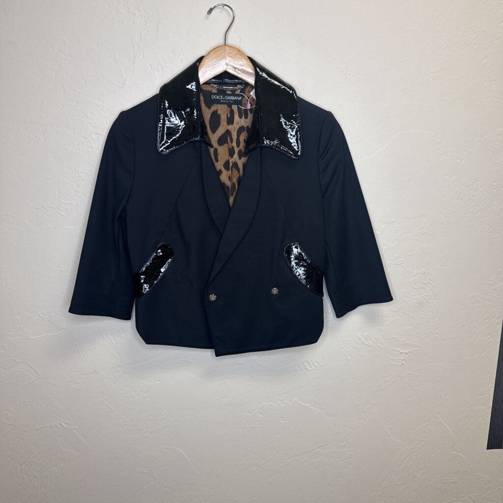 blazer w patent leather collar