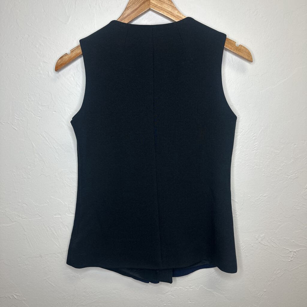 sleeveless blouse