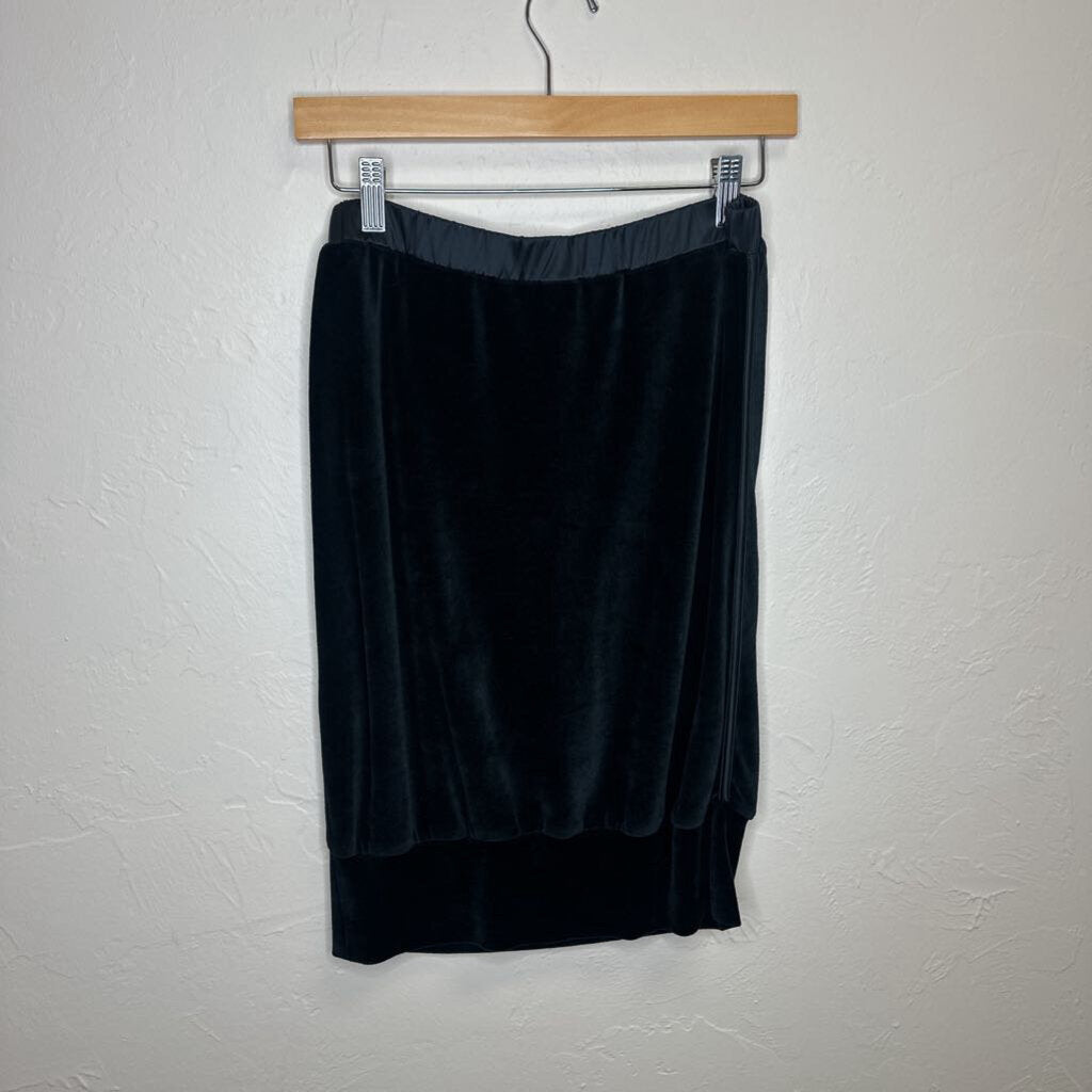 Black skirt