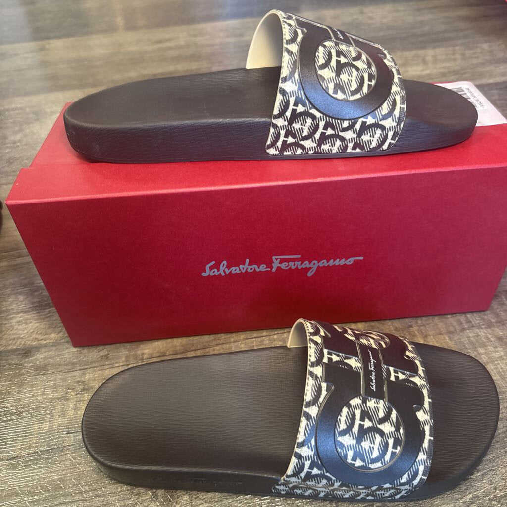 Groove 6 Slides
