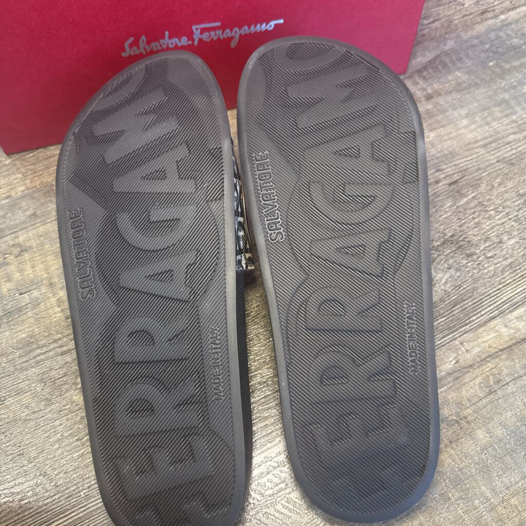 Groove 6 Slides