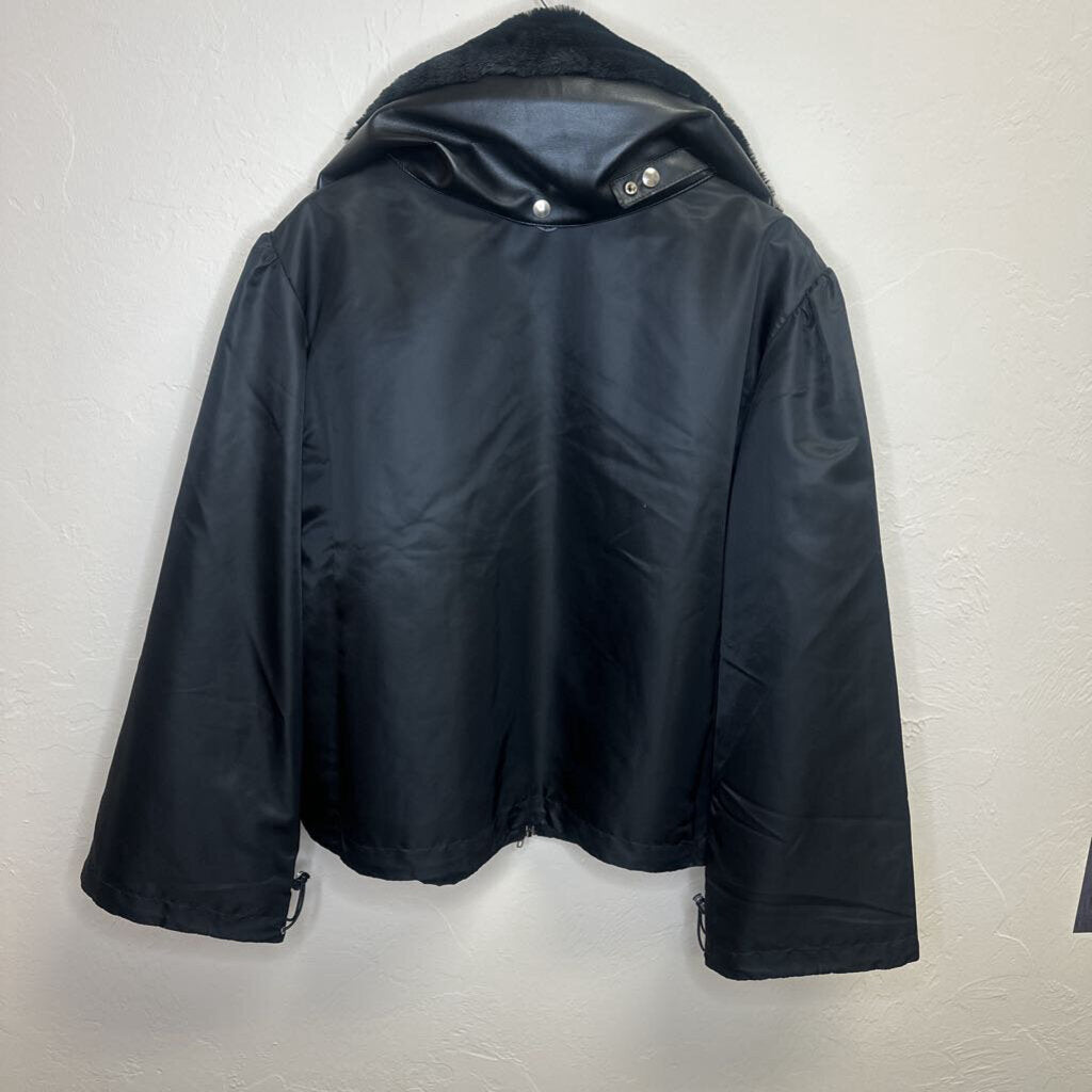 Black WIndbreaker