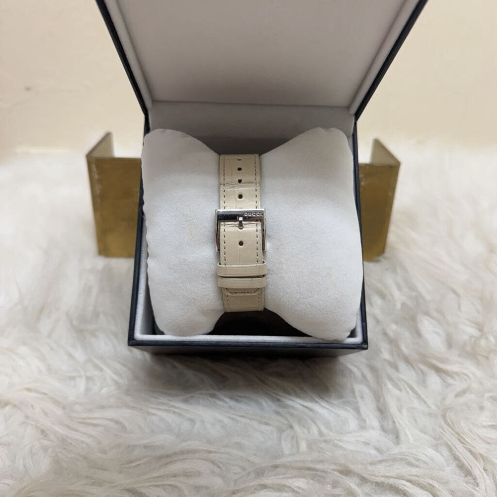 G-Timeless Mother of Pearl Diamond Watch