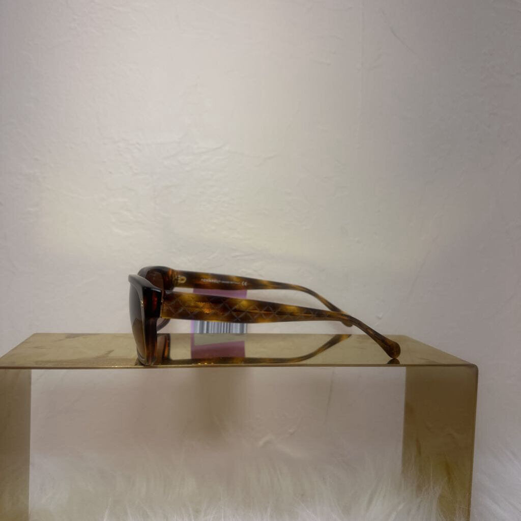 Tortoise Shell Quilted CC Sunglasses