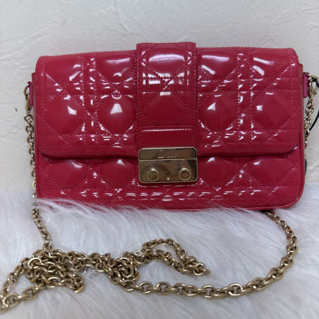 Fuschia Cannage Patent Leather New Lock Pouch