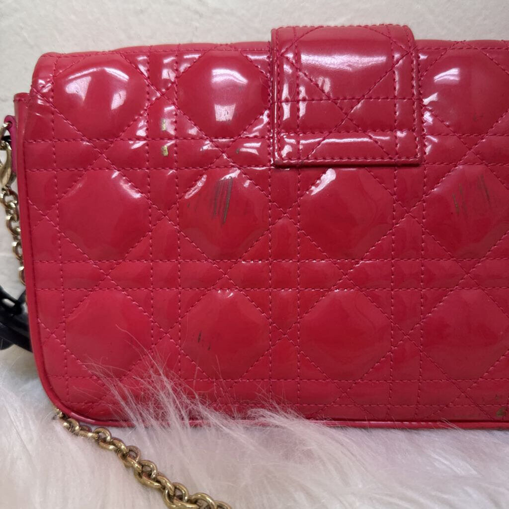 Fuschia Cannage Patent Leather New Lock Pouch