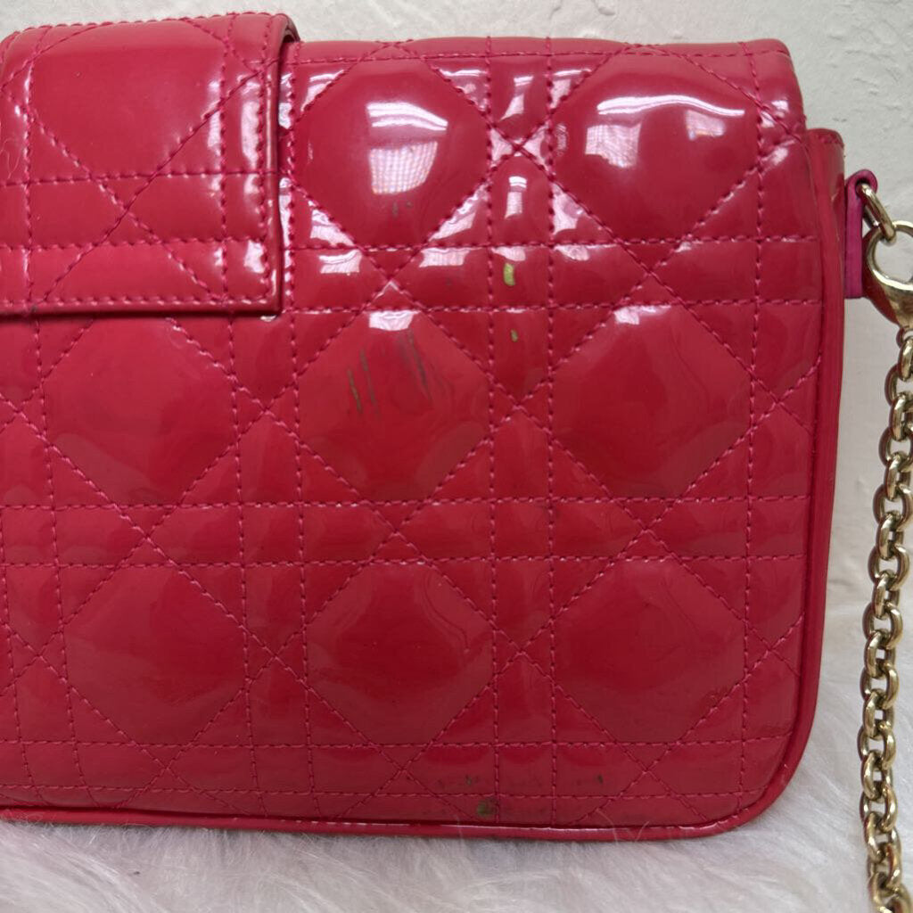 Fuschia Cannage Patent Leather New Lock Pouch