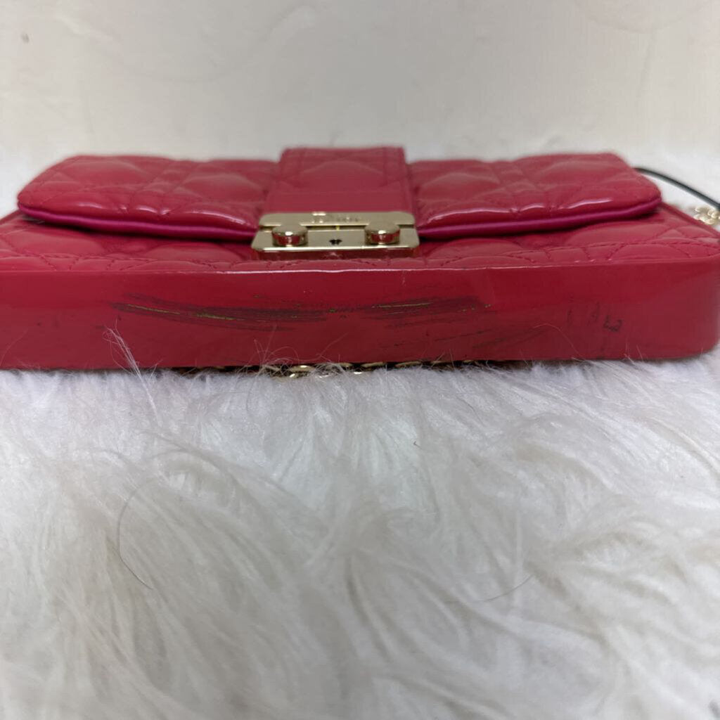 Fuschia Cannage Patent Leather New Lock Pouch