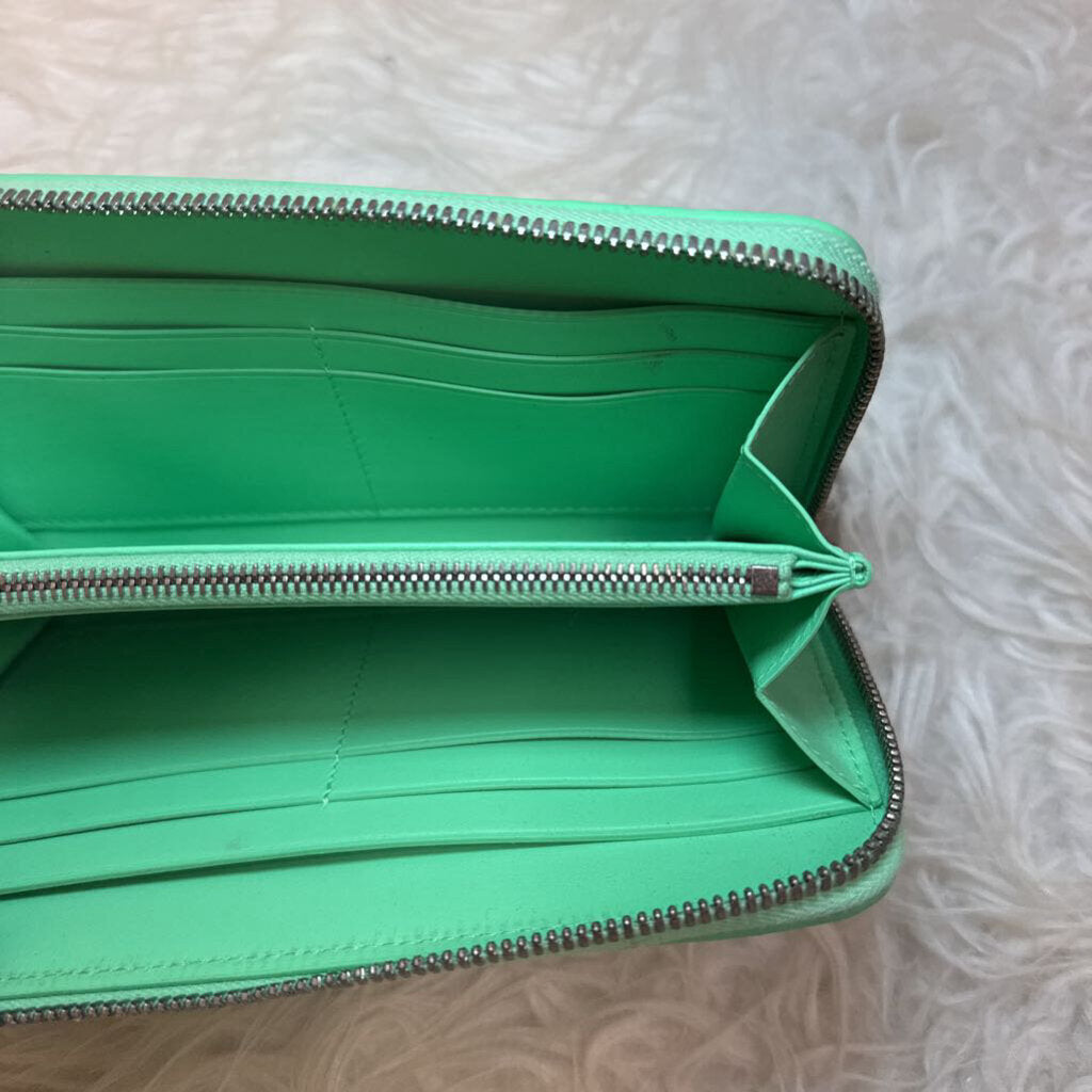 Green Leather Intrecciato Cassette Zippy Wallet