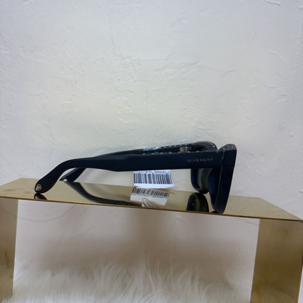Black Sunglasses with Case
