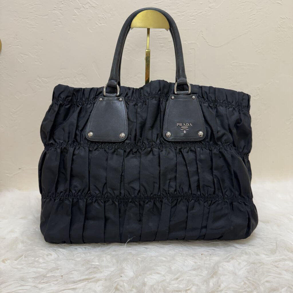 Nero Tessuto Gaufre' Tote