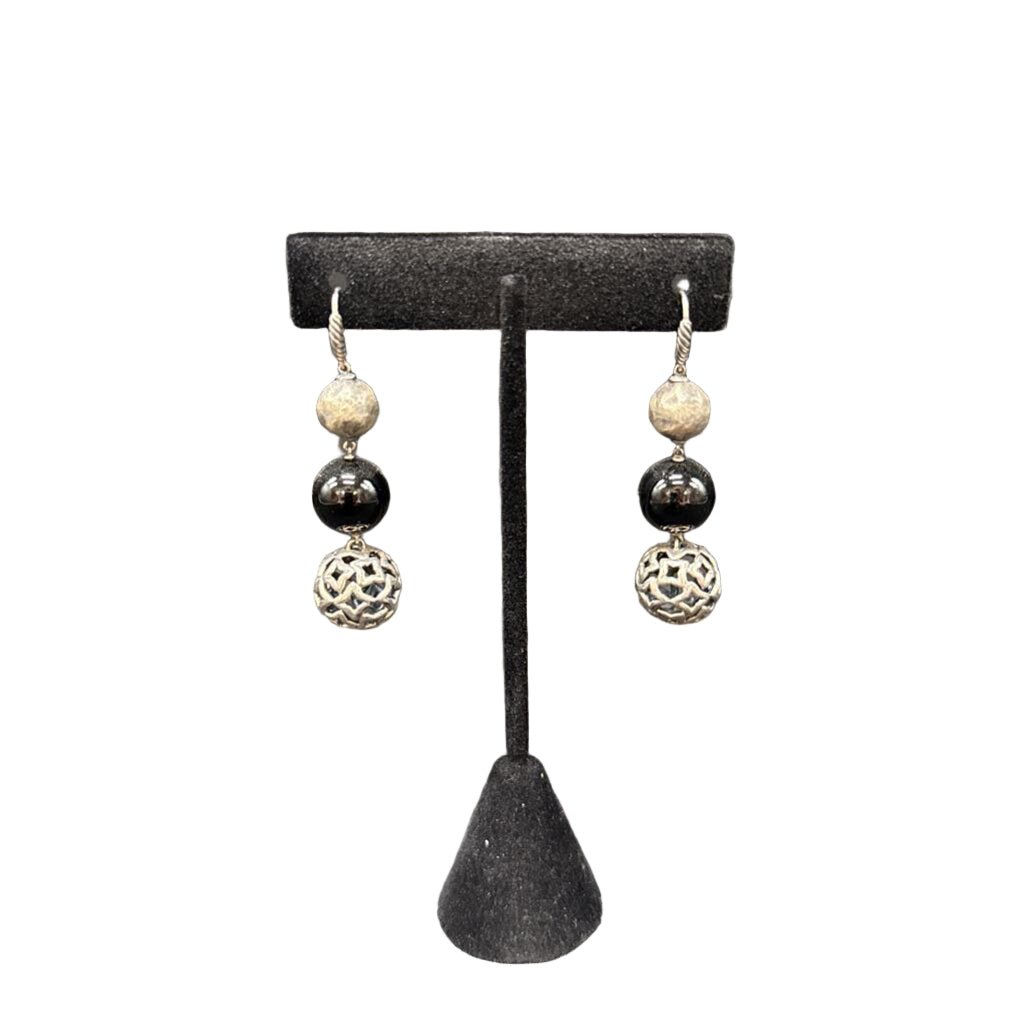 Onyx Quatrefoil Dangle Earrings