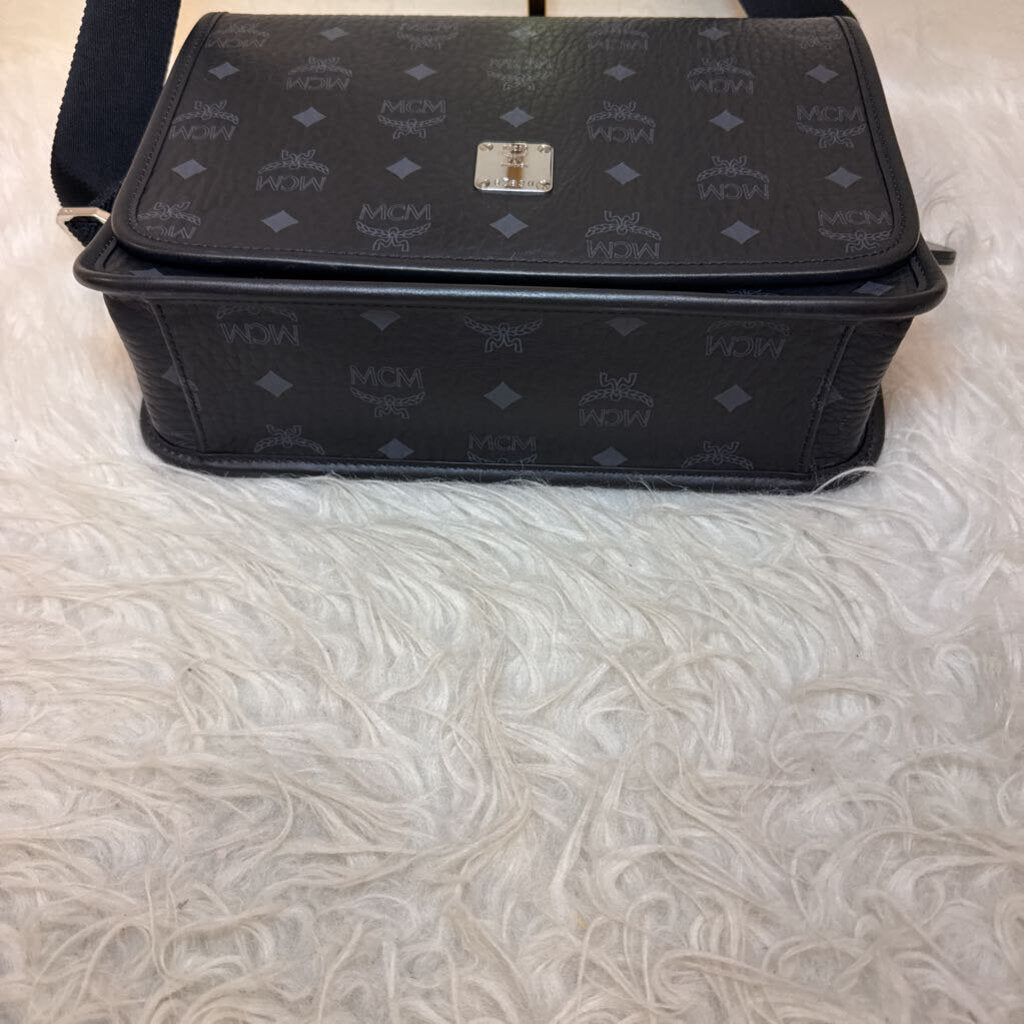 Visetos Black Medium Messenger Bag