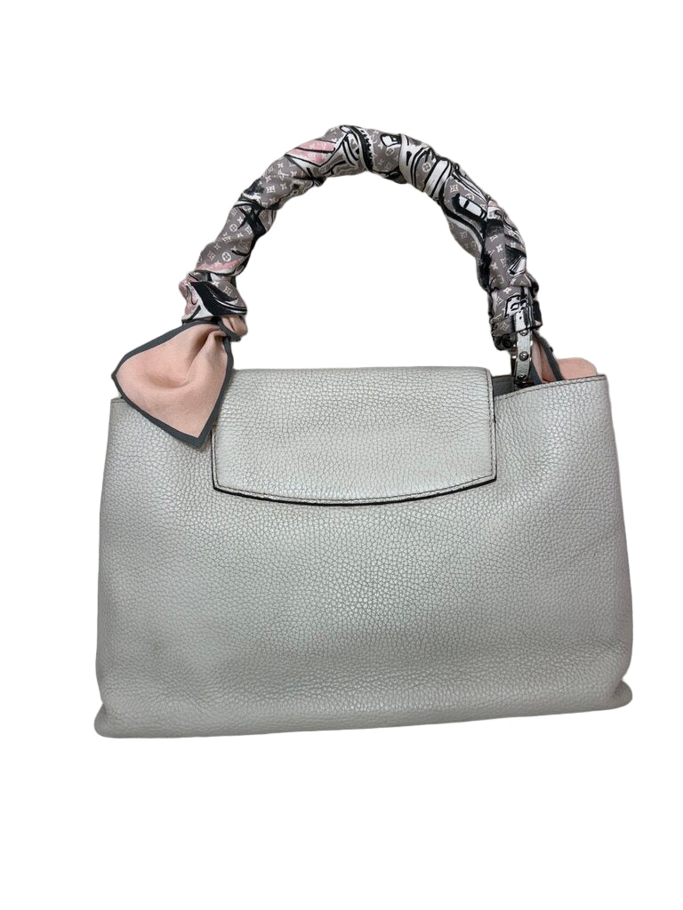 Ivory Taurillon Leather Capucines